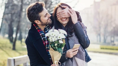 que flores regalar en la primera cita 