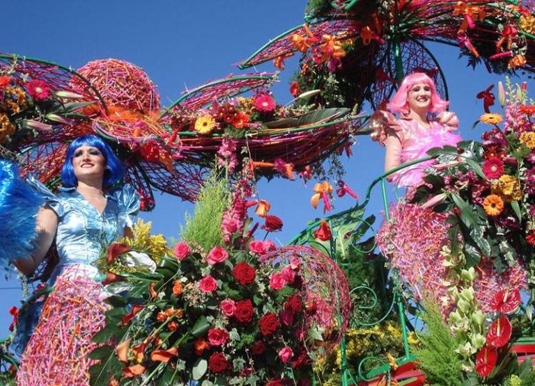 La Bataille des Fleurs tiene lugar todos los años en Niza como parte de los festejos del Carnaval.