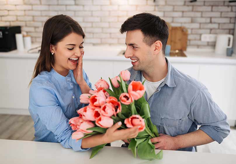 regalar flores a tu pareja