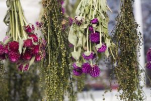 9 formas de reciclar flores secas