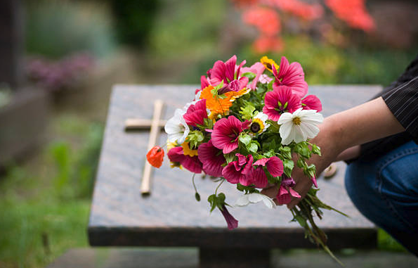 Las 6 flores más duraderas para cementerio