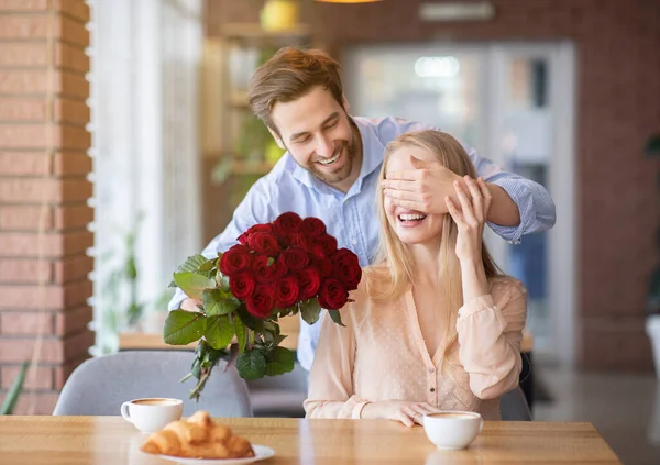 regalar ramos de flores en san valentin 