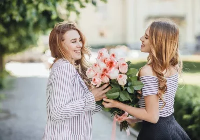 Ramos de flores para felicitar cumpleaños a una amiga