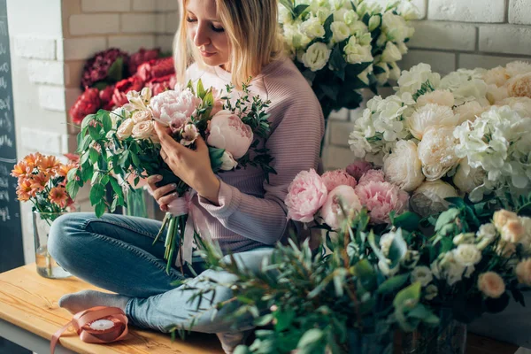 a las mujeres les gusta las flores 