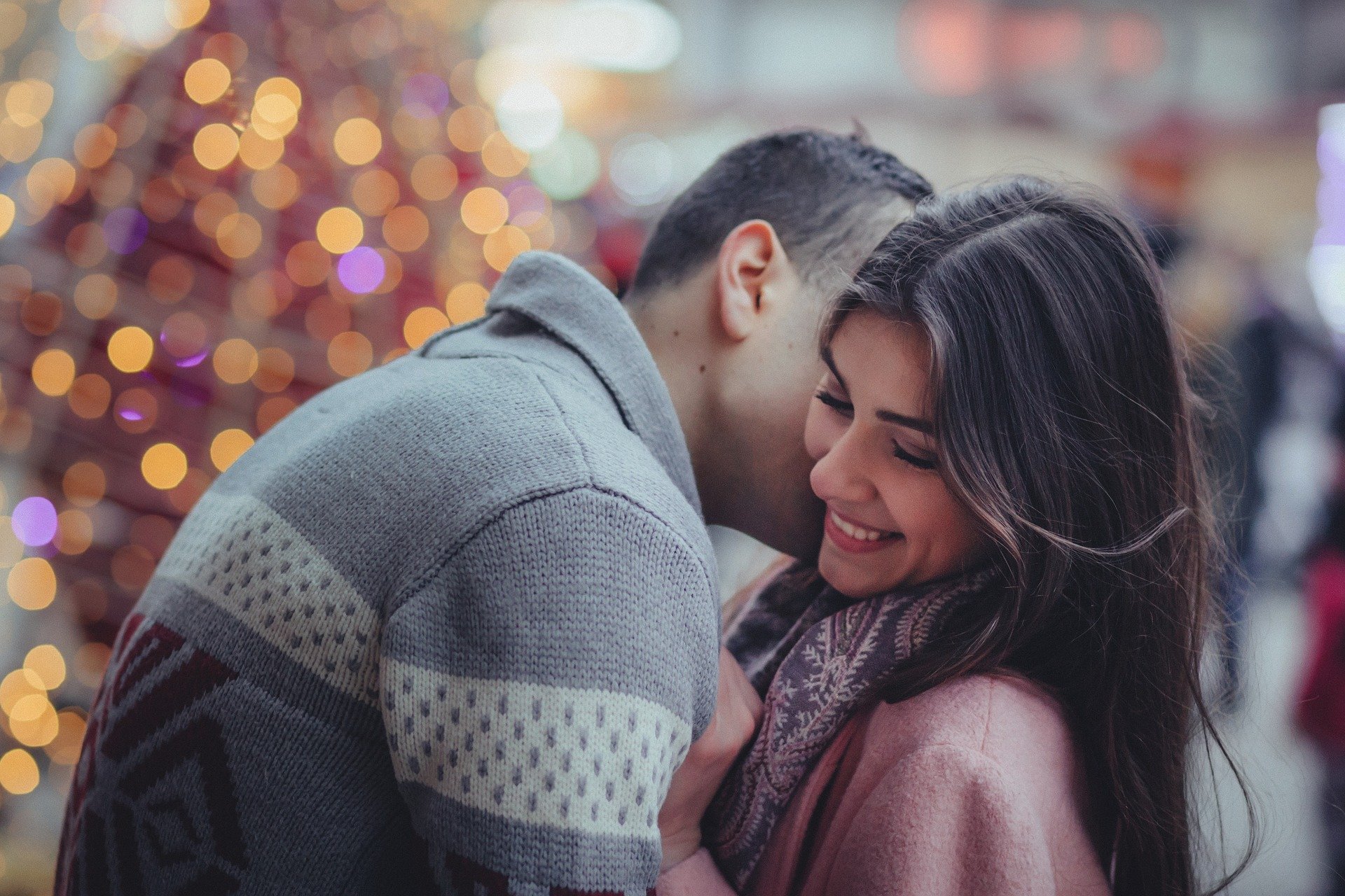 significado de regalar joyas a una mujer 
