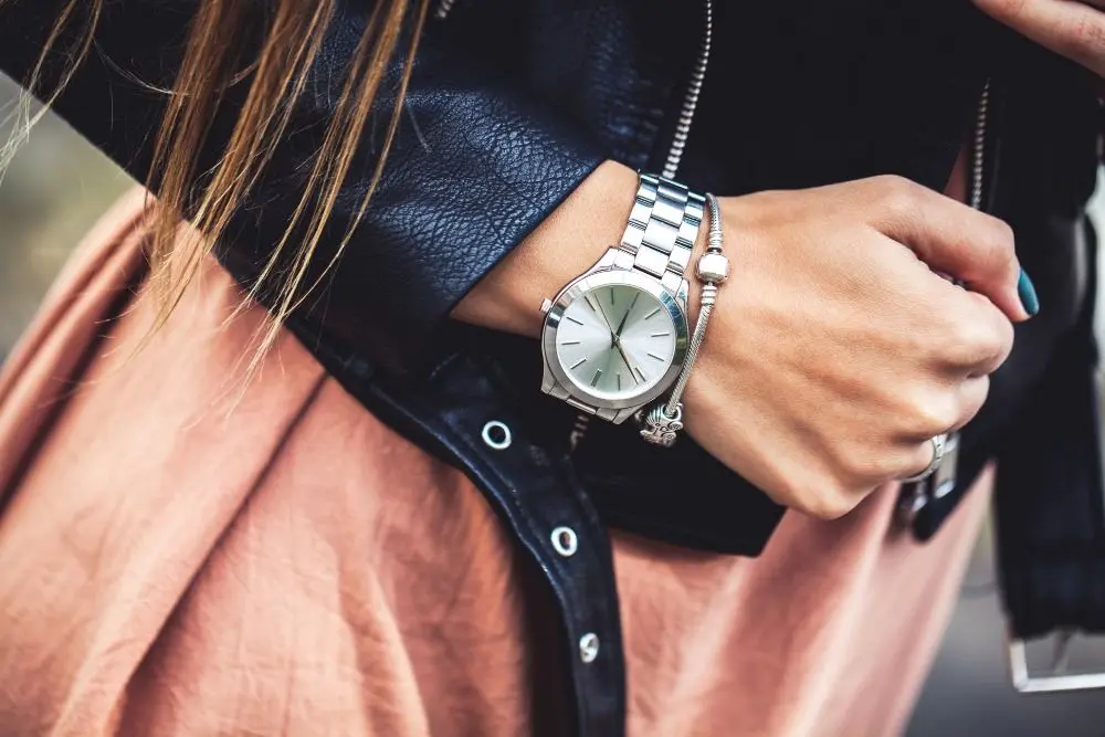 significado de regalar un reloj a una mujer 